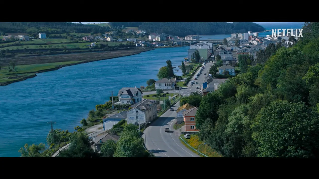 Álex at the Tremore Beach coast in the final scenes